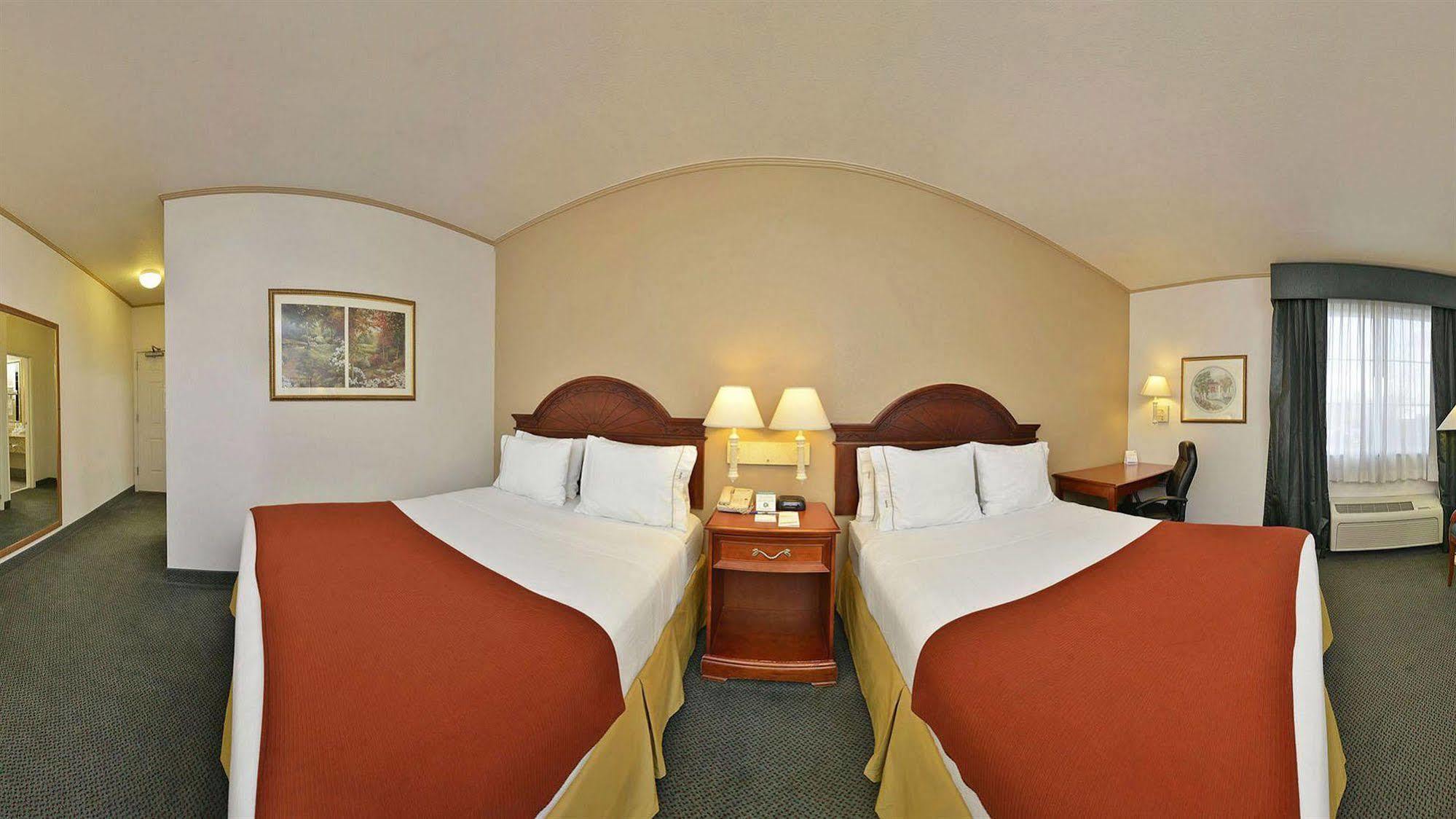 Holiday Inn Express & Suites Tacoma South - Lakewood By Ihg Bagian luar foto